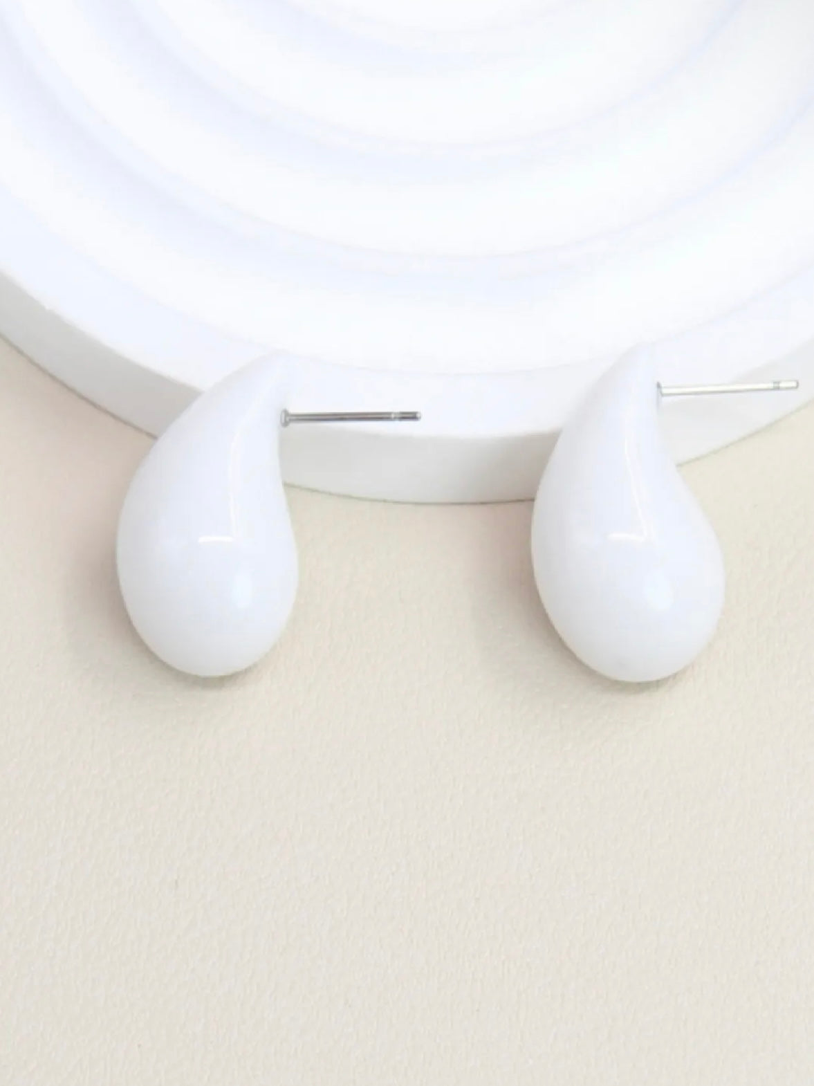 BOUCLES D'OREILLES GOUTTE BLANC