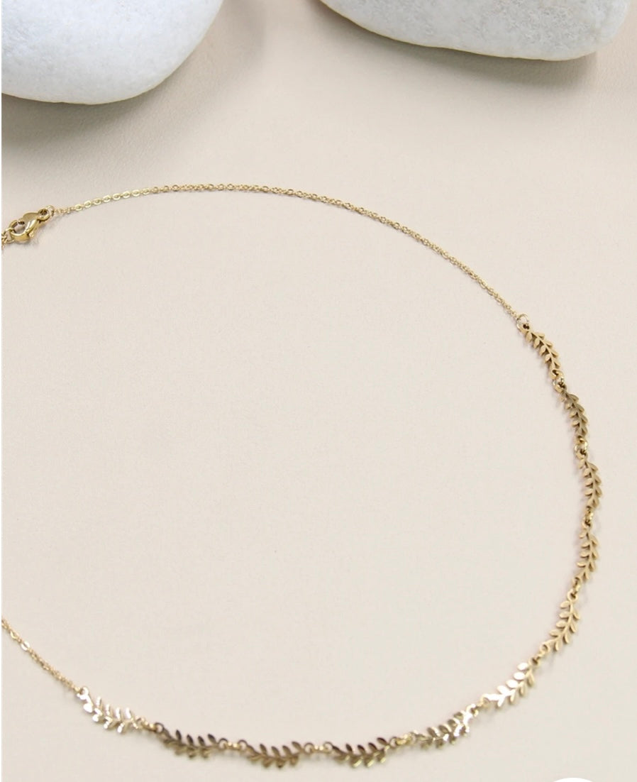 COLLIER SHYNE