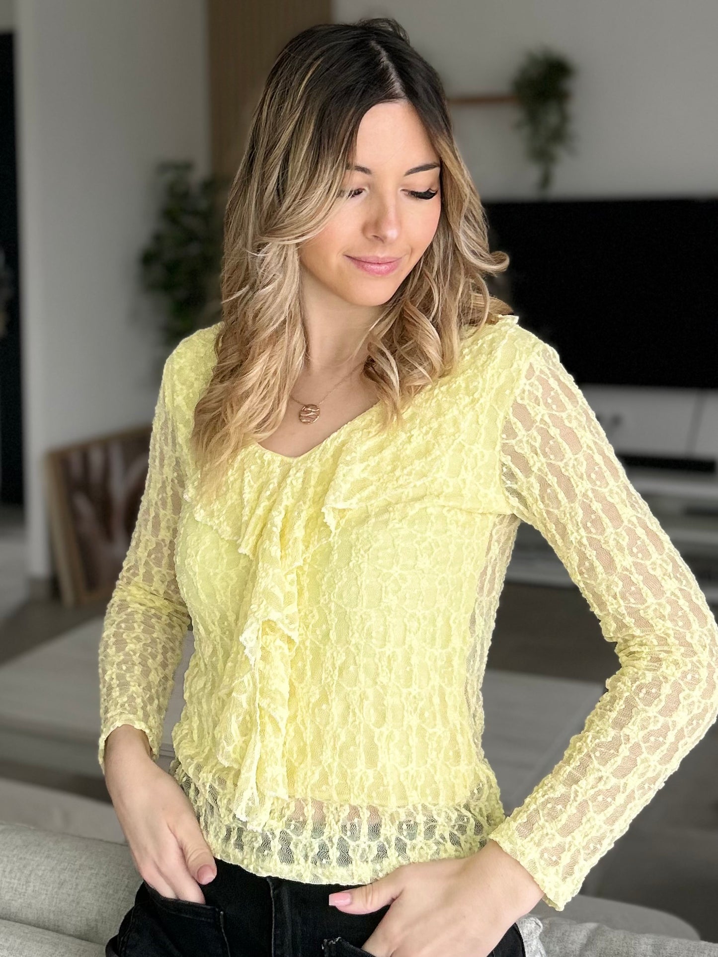 TOP DENTELLE JAUNE