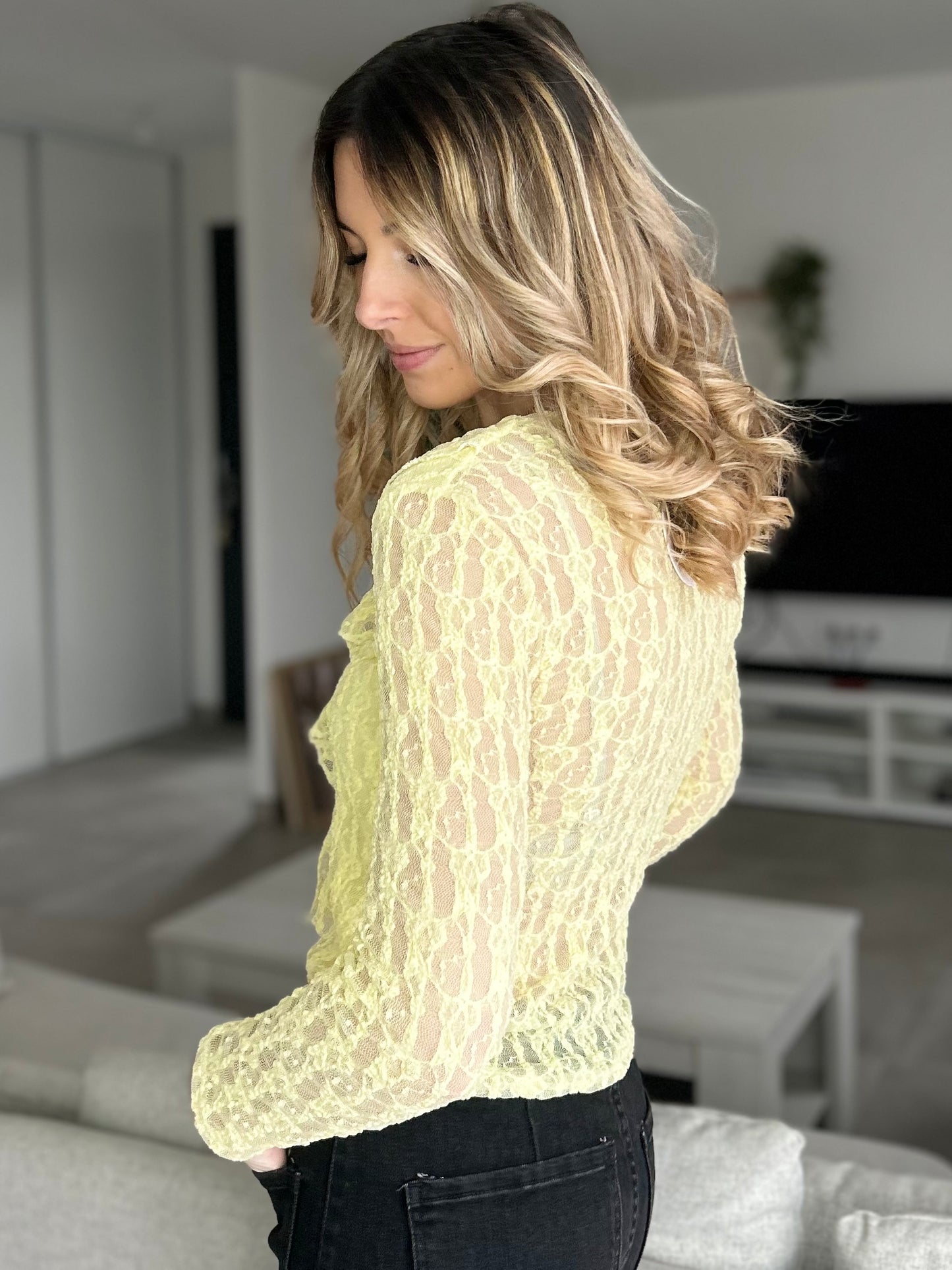 TOP DENTELLE JAUNE